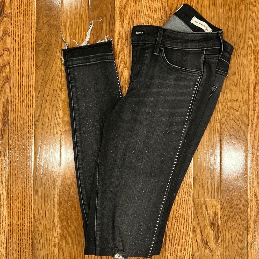 Jessica Simpson distressed black jean